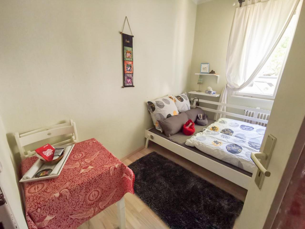 Cosy Room In Our Apartment Берлін Екстер'єр фото